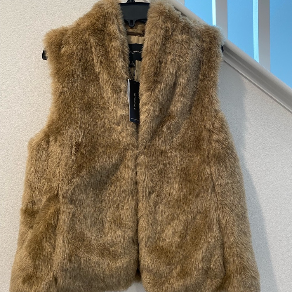 Banana Republic Faux Fur Vest - Picture 3 of 5
